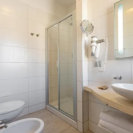 贝尔维尔酒店 3*