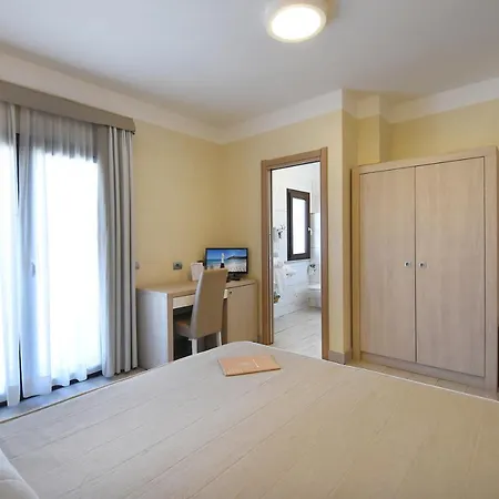 贝尔维尔酒店 维拉西米乌斯